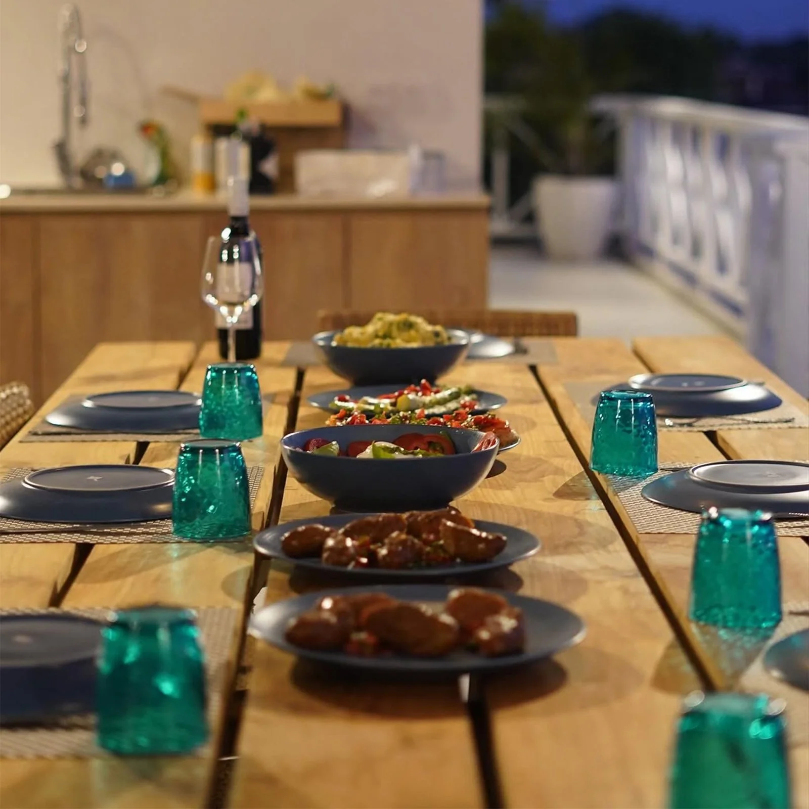 Villa Table